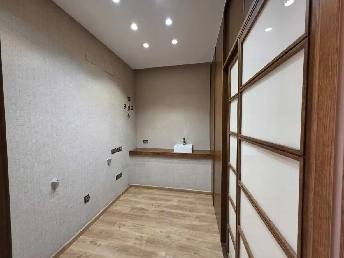 Local comercial de lloguer a Av. de Ansaldo, imagen 11