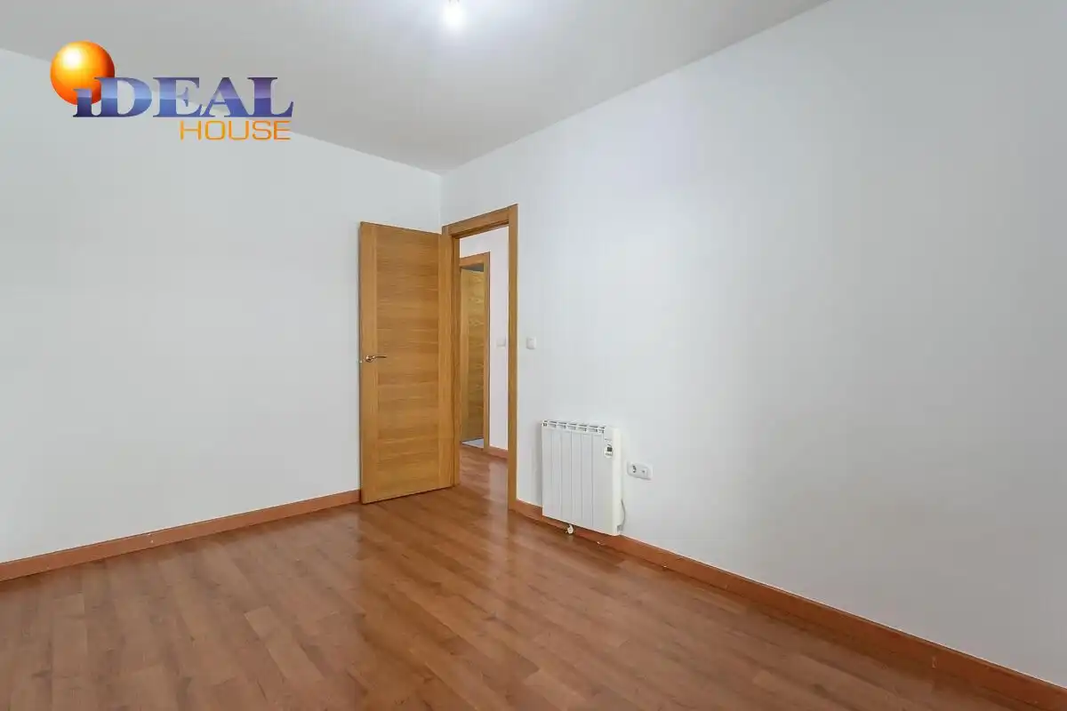 Bedroom of Flat for sale in Armilla  with Air Conditioner, Heating and Balcony