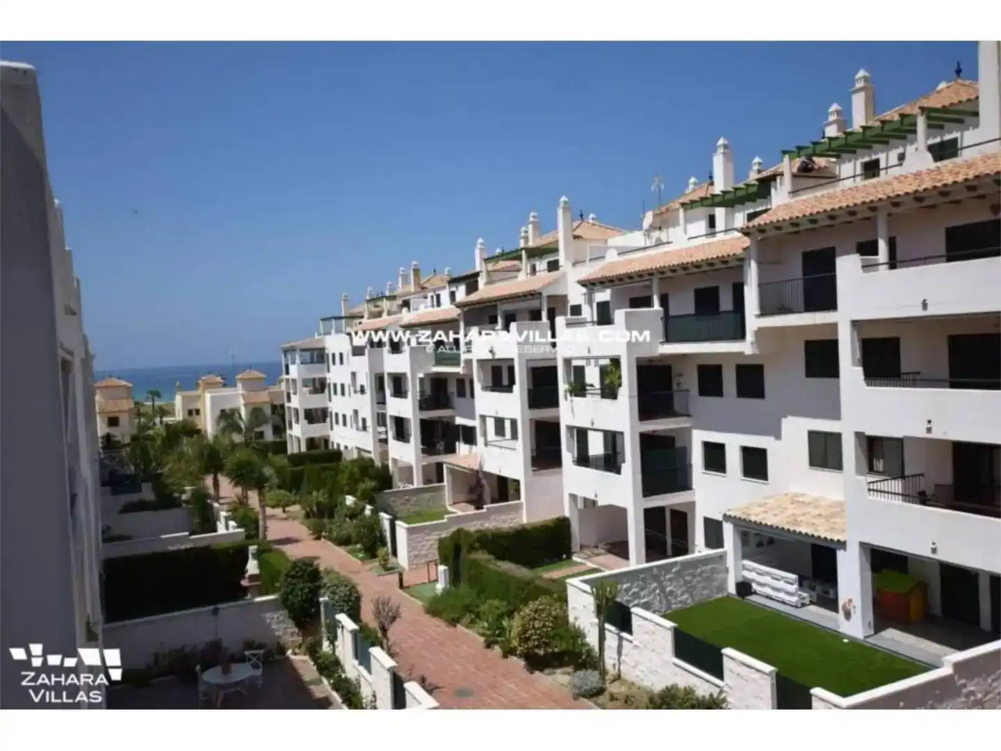Vista exterior de Àtic de lloguer en Zahara de los Atunes amb Aire condicionat, Piscina i Moblat