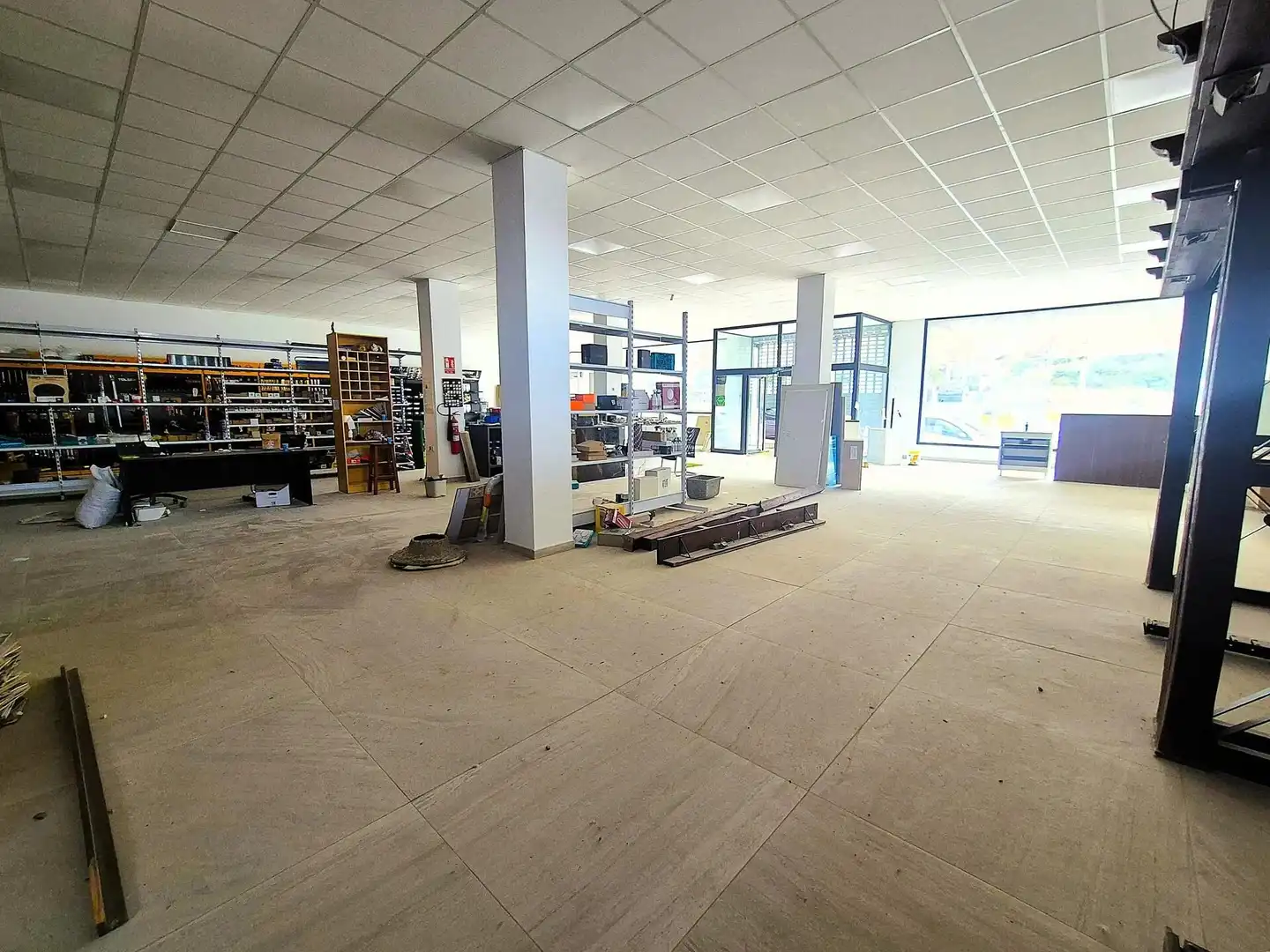 Local comercial de lloguer a Loja, imagen 4