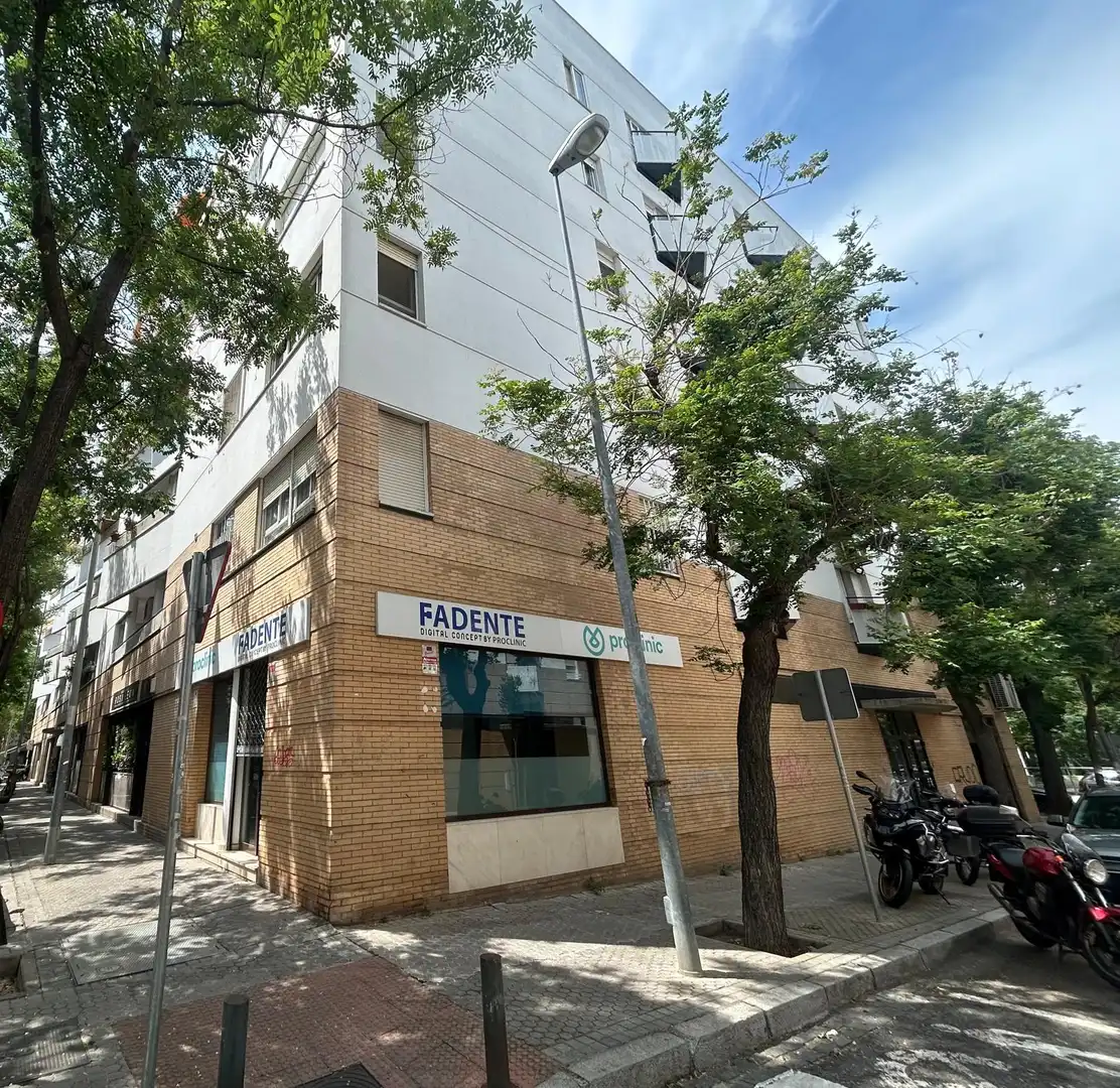 Vista exterior de Pis en venda en Sevilla amb Aire condicionat
