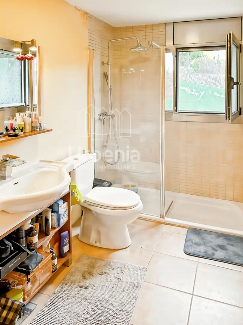 Badezimmer von Haus oder Chalet zum Verkauf in L'Ametlla del Vallès mit Heizung und Schwimmbad