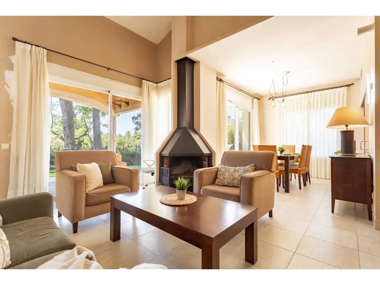 Sala de estar de Casa o chalet en venta en Mont-roig del Camp con Aire acondicionado, Calefacción y Jardín privado