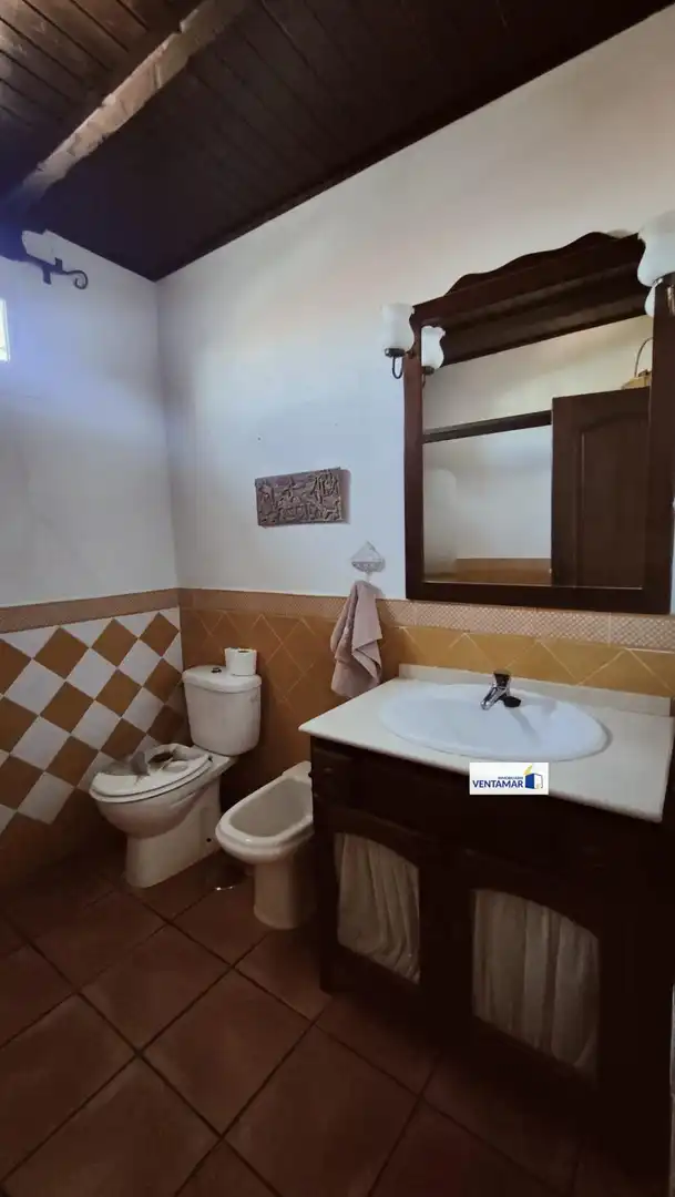 Badezimmer von Country house zum Verkauf in La Línea de la Concepción mit Privatgarten und Abstellraum