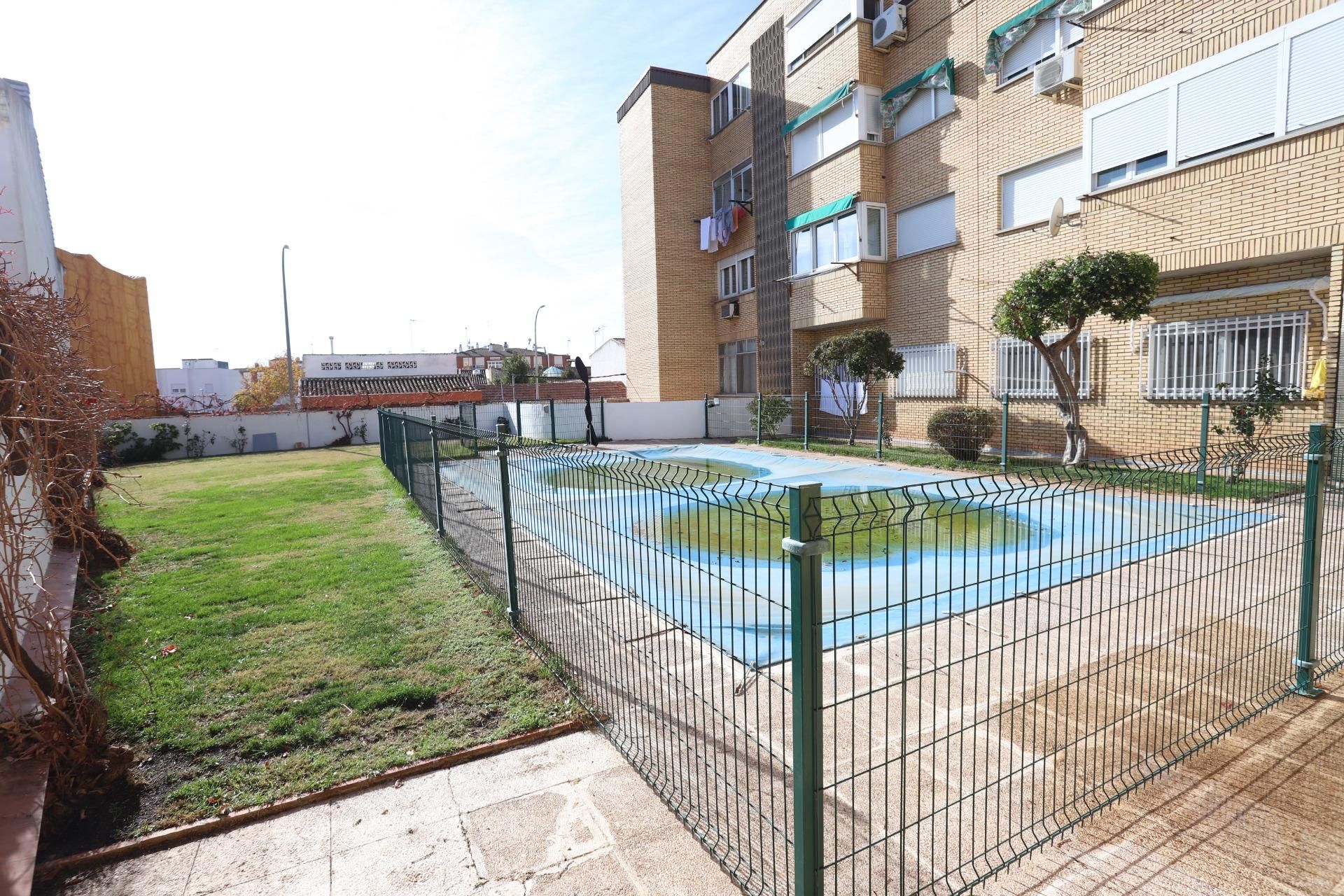 Schwimmbecken von Wohnung zum verkauf in Alcázar de San Juan mit Klimaanlage, Heizung und Gemeinschaftspool