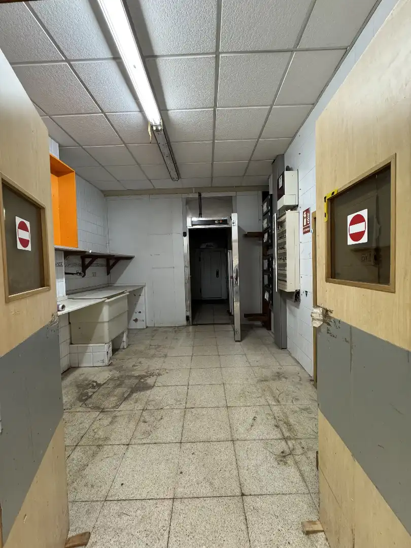 Business premises to rent in Avinguda de Josep Tarradellas 14, imagen 4