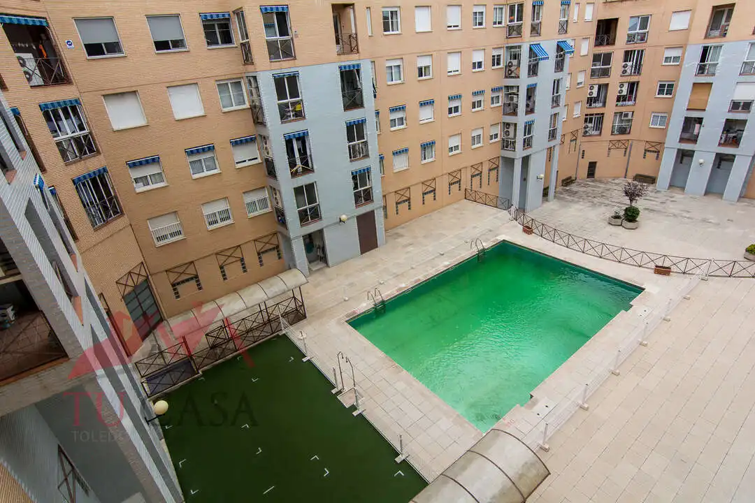 Swimming pool of Flat for rent in  Toledo Capital  with Air Conditioner, Heating and Terrace