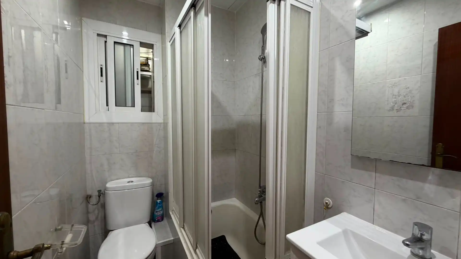 Baño de Piso en venta en Barcelona con Aire acondicionado, Calefacción y Horno