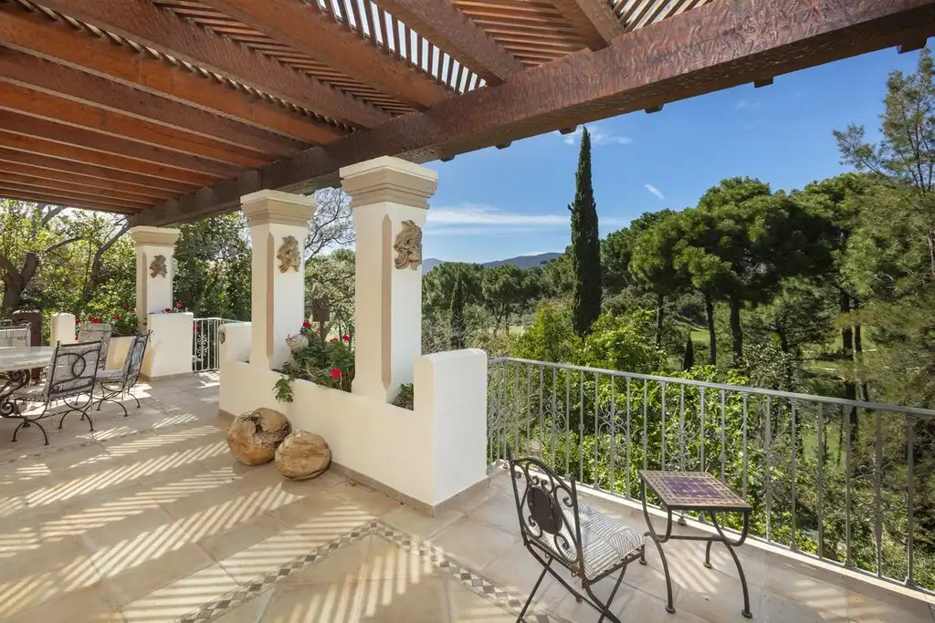 Detached house with pool for sale in San Pedro de Alcántara, imagen 7