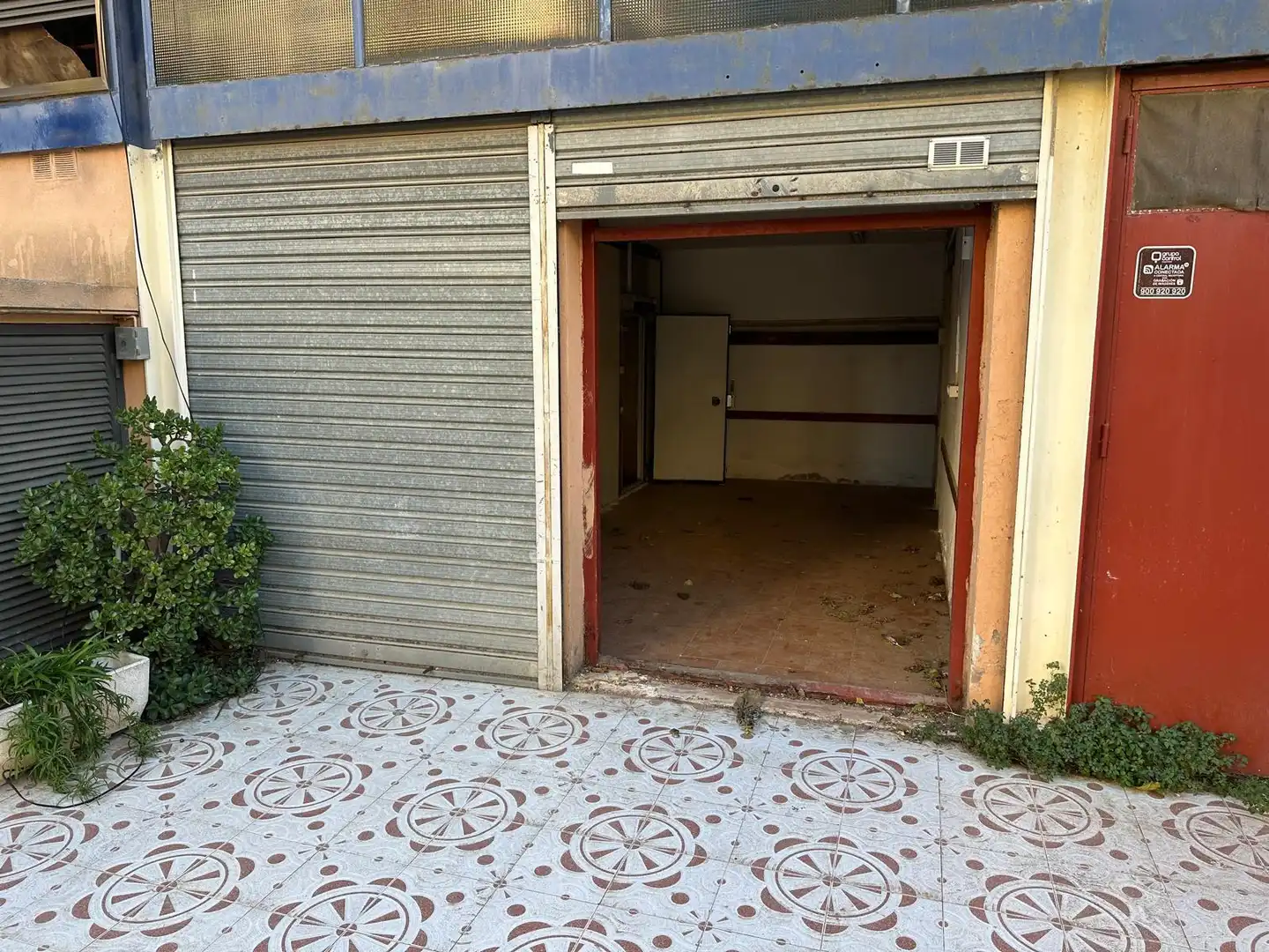 Außenansicht von Geschaftsraum zum Verkauf in Calafell mit Terrasse