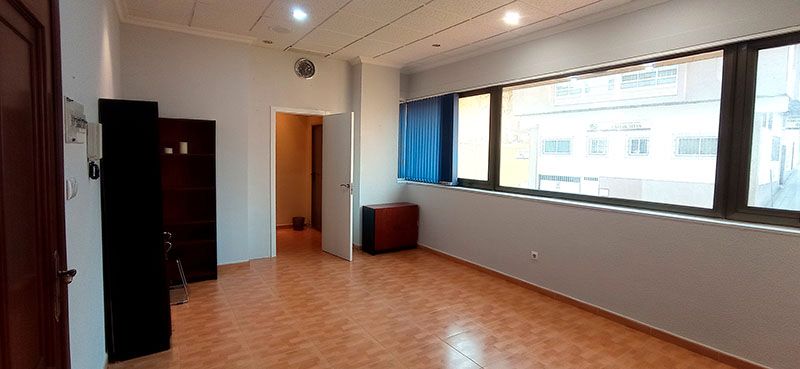 Office to rent in Vigo   with Air Conditioner and Terrace