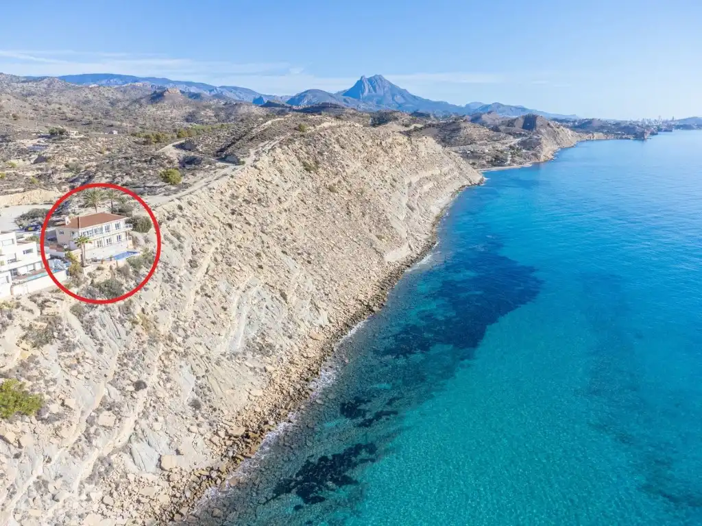 Casa o xalet en venda a Avinguda de l'Alacantí, Pueblo Acantilado - Lanuza