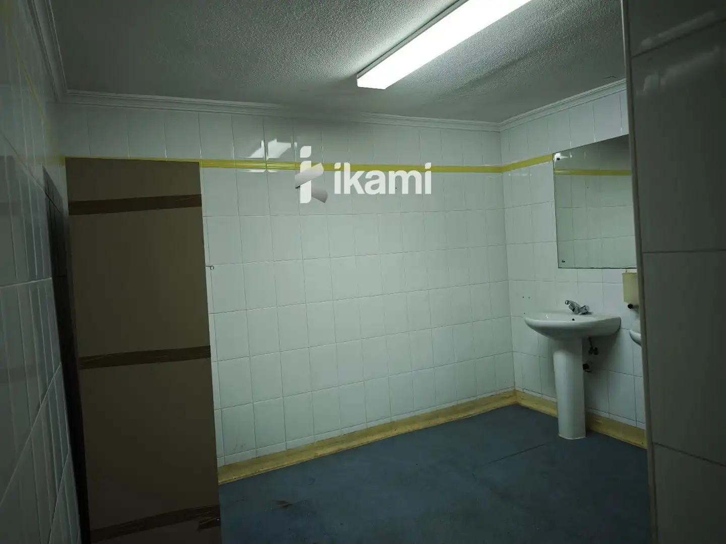 Badezimmer von Gebäude zum Verkauf in Alcorcón