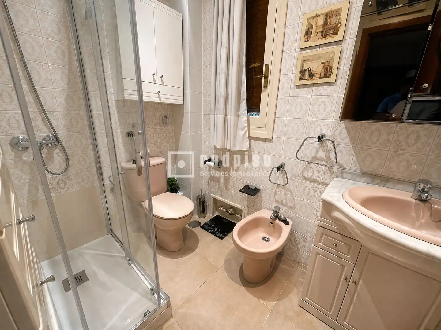 Baño de Piso en venta en Madrid con Calefacción, Parquet y Terraza