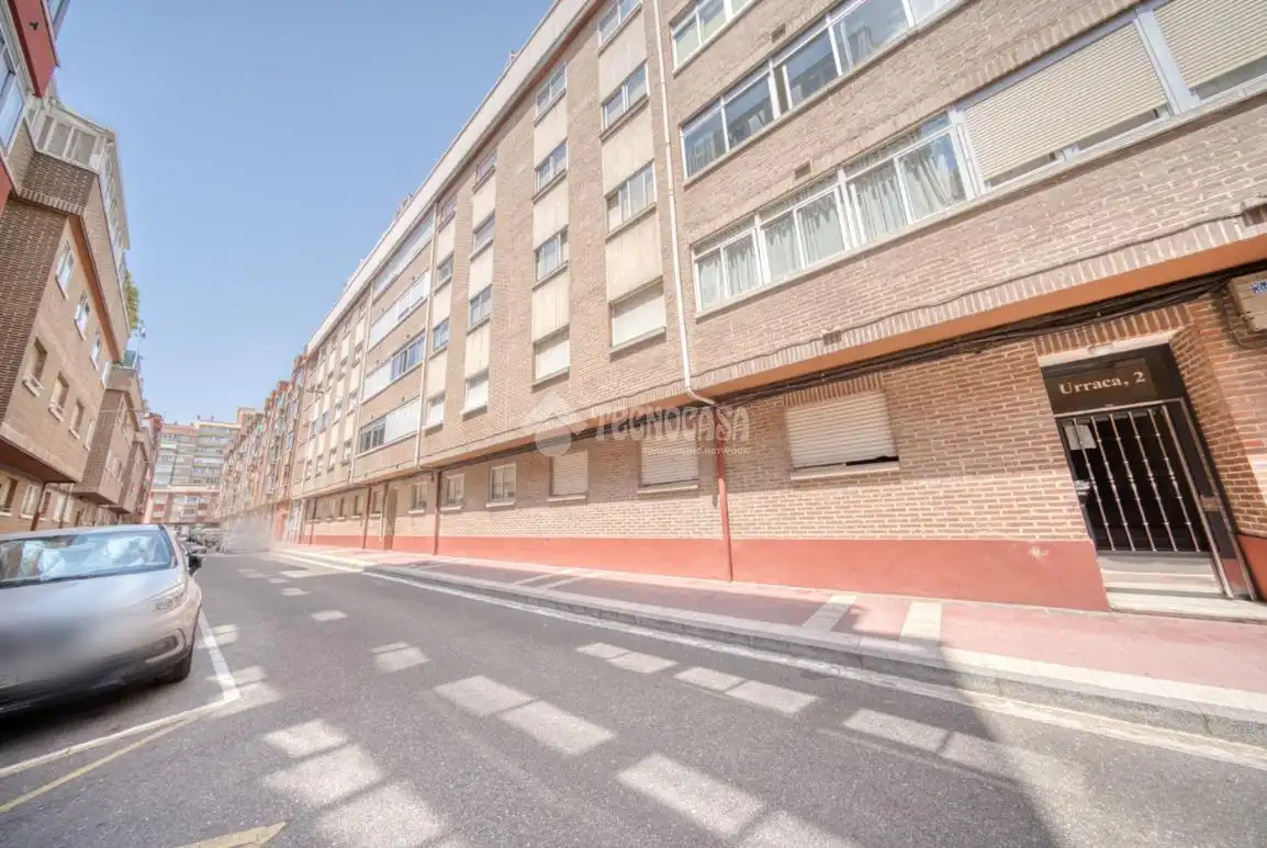 Vista exterior de Pis en venda en Valladolid amb Calefacció i Terrassa