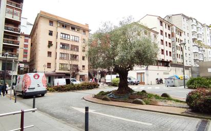 Exterior view of Flat for sale in Ermua  with Heating, Oven and Washing machine
