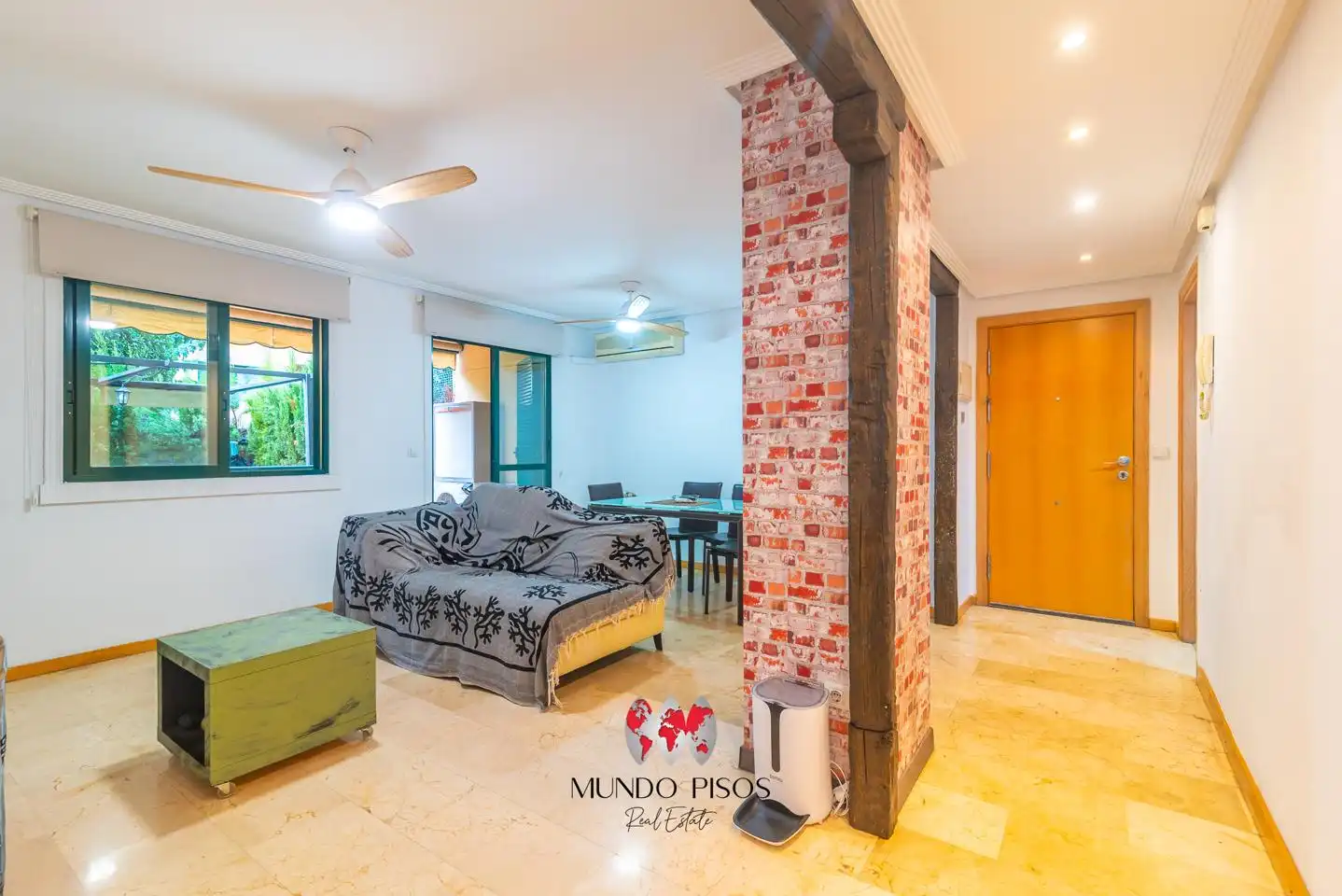 Bajo con terraza en venta en calle de Juan Gris, imagen 2