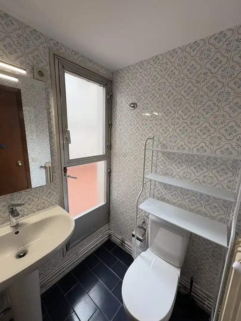 Bathroom of Flat for rent in Pontevedra Capital 