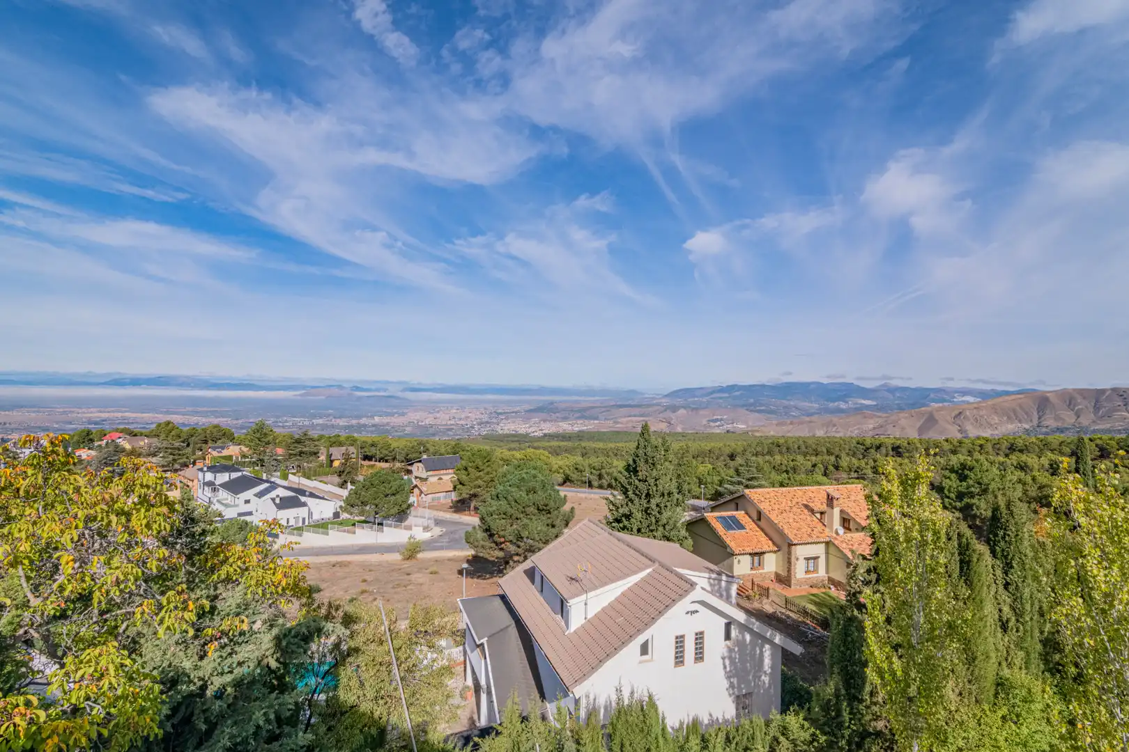 Vista exterior de Casa o chalet en venta en La Zubia con Aire acondicionado, Calefacción y Jardín privado
