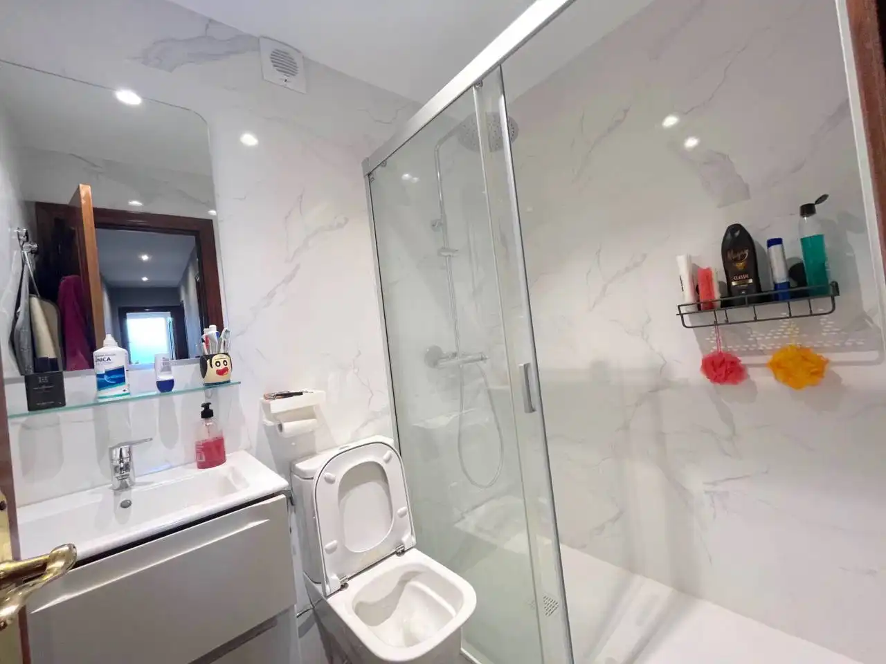 Bathroom of Flat for sale in Erandio  with Heating, Terrace and Furnished