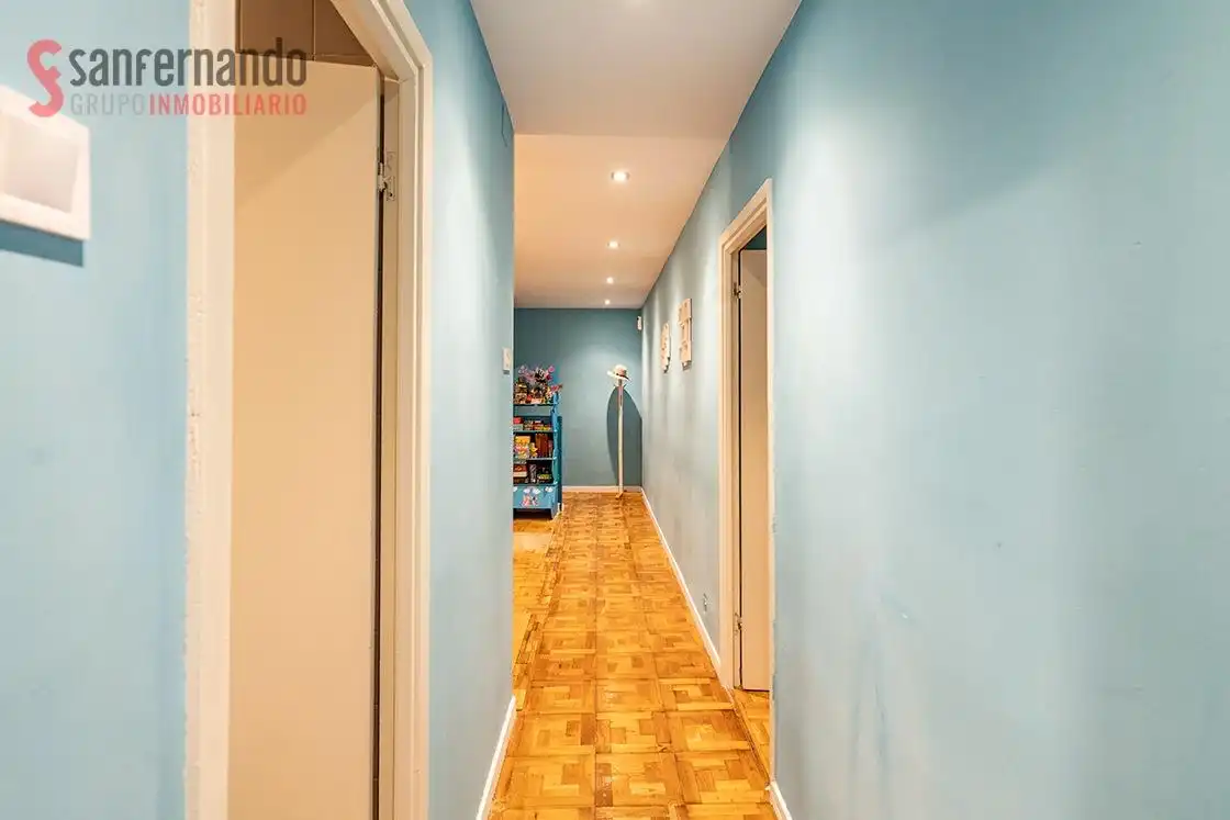 Piso en venta en Torrelavega  con Parquet, Terraza y Amueblado