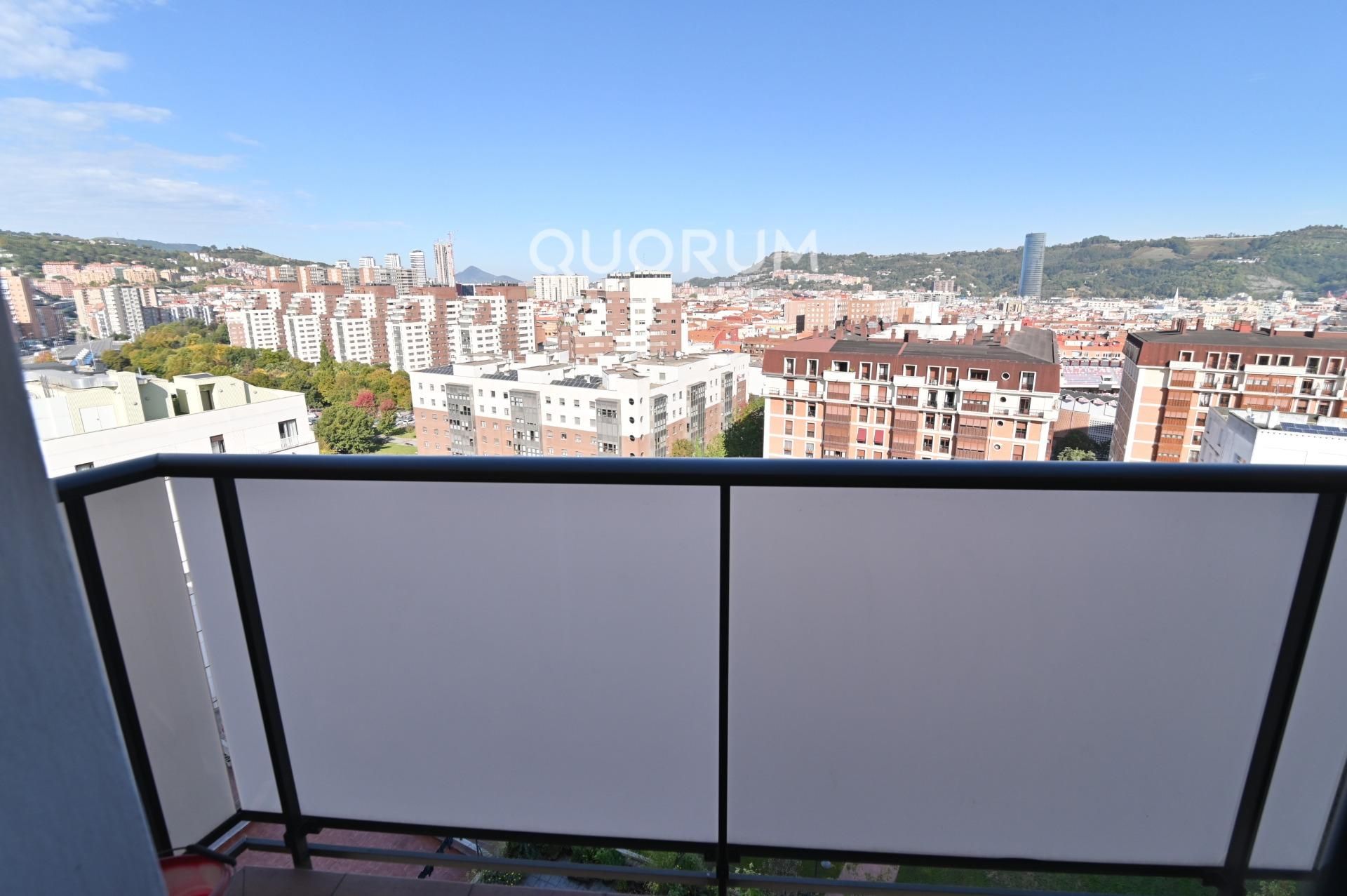 Dormitori de Pis en venda en Bilbao  amb Calefacció, Terrassa i Balcó