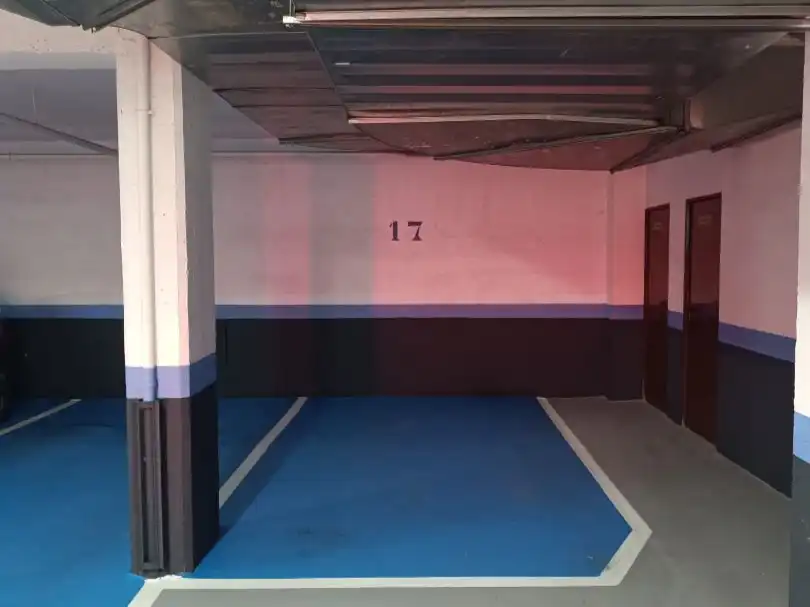 Parkplatz von Garage zur Miete in Madrid