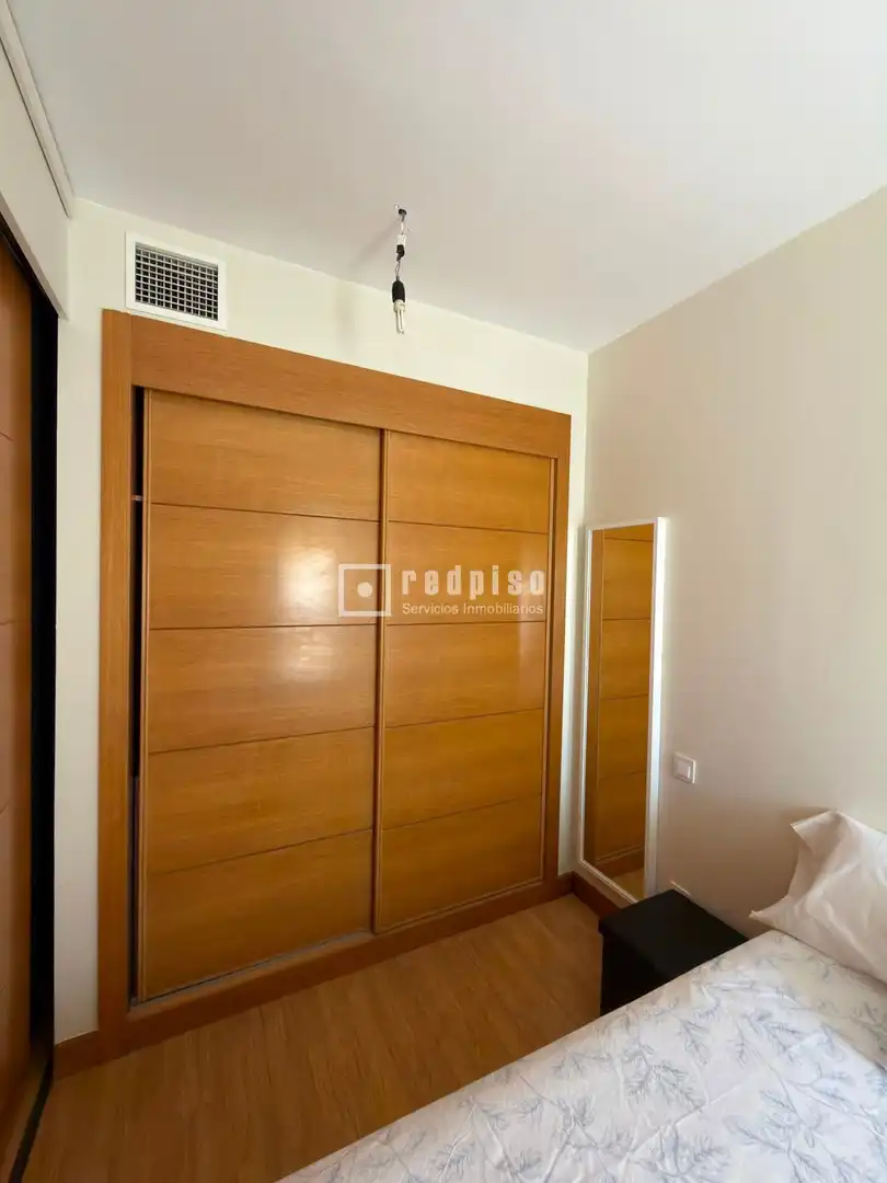 Dormitori de Estudi en venda en Madrid amb Aire condicionat, Jardí privat i Traster