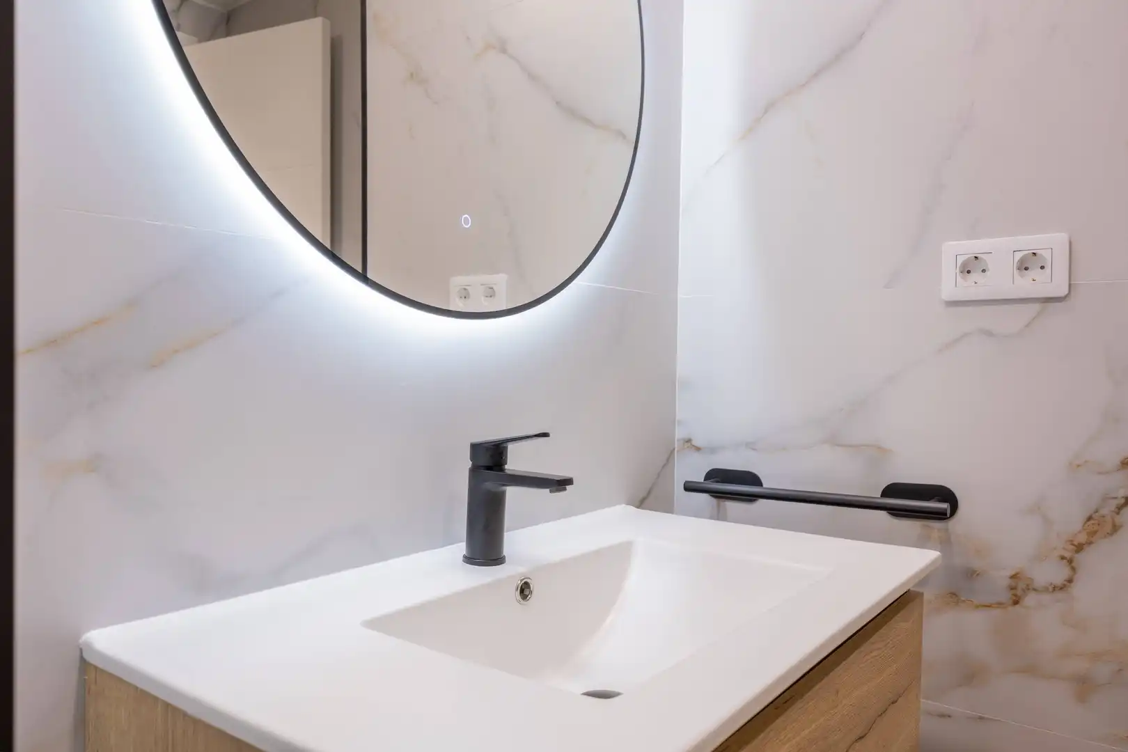 Baño de Piso de alquiler en Las Palmas de Gran Canaria con Amueblado, Balcón y Alarma