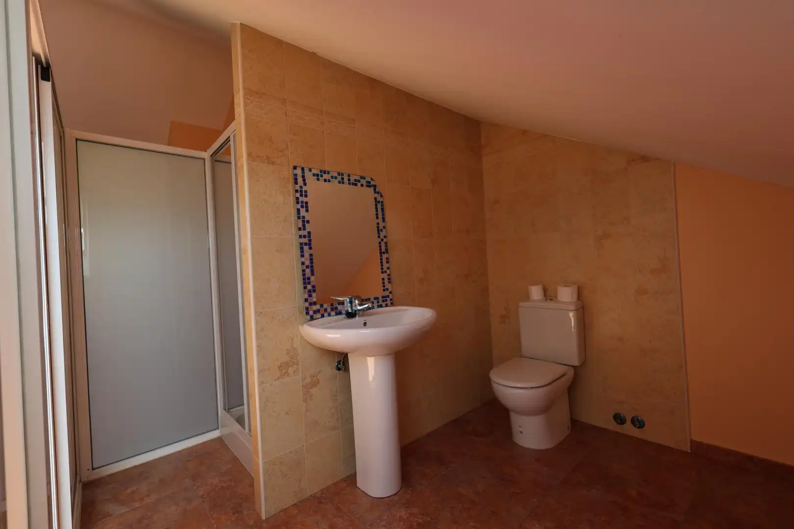 Baño de Casa adosada en venta en Ponferrada con Aire acondicionado, Calefacción y Terraza