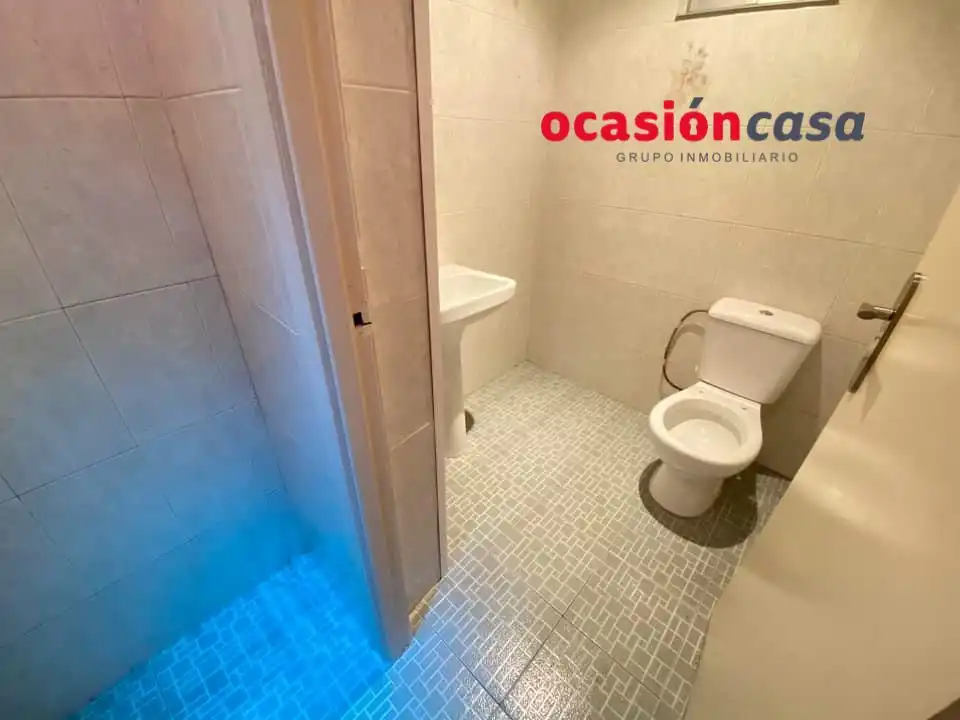Baño de Local en venta en Villanueva del Rey con Aire acondicionado y Amueblado
