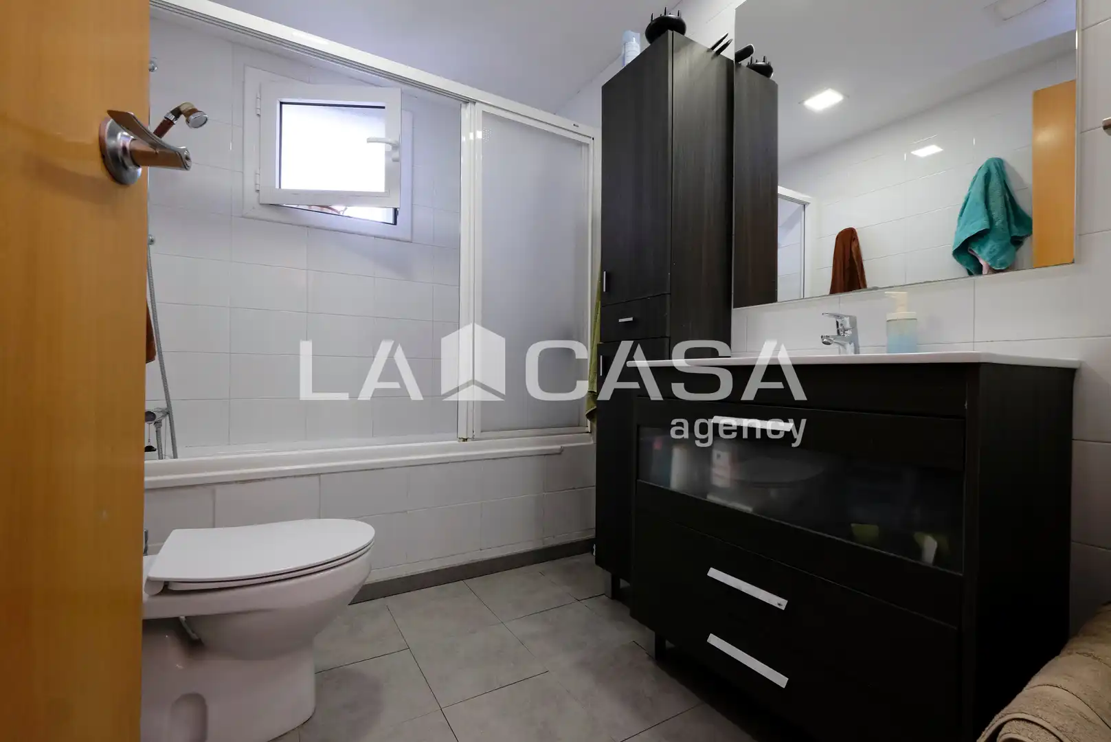 Baño de Piso en venta en Barcelona con Calefacción y Balcón