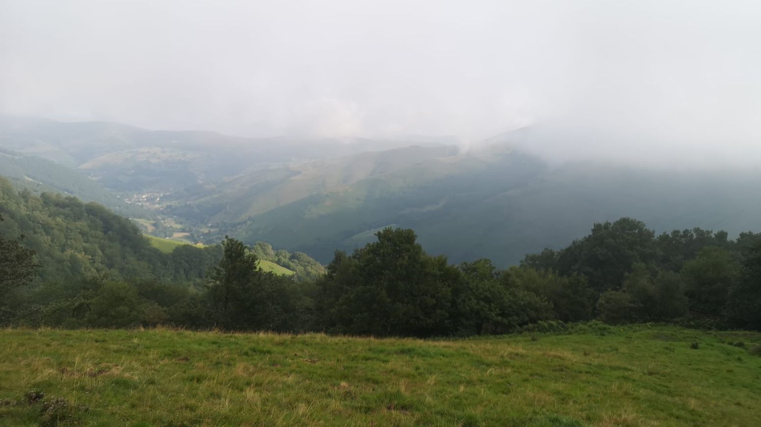 Vista exterior de Casa o xalet en venda en Vega de Pas amb Jardí privat