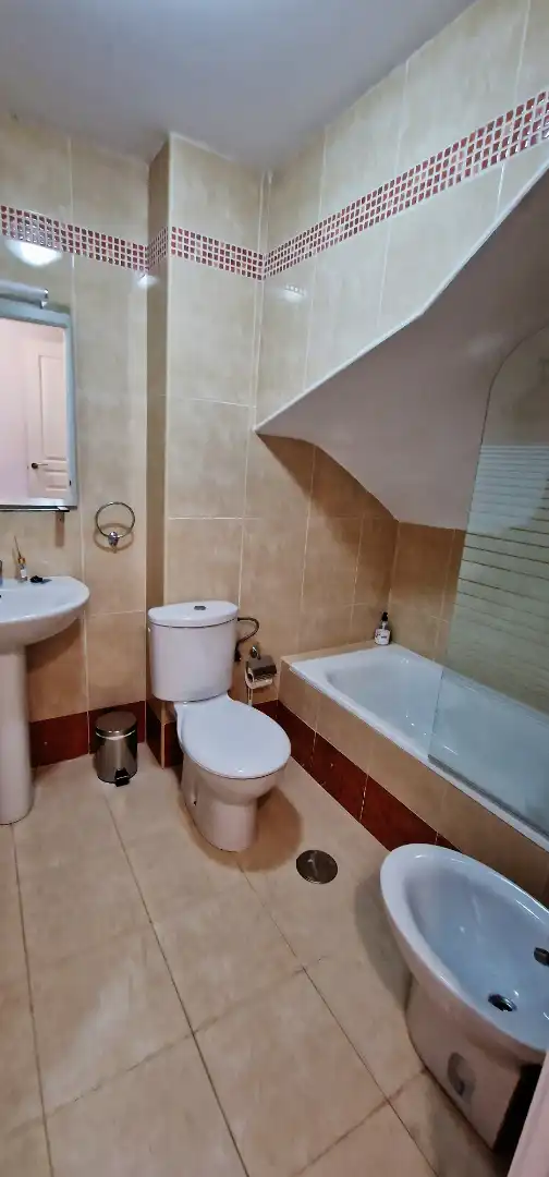 Badezimmer von Wohnungen zur Miete in Vélez de Benaudalla mit Klimaanlage, Heizung und Terrasse
