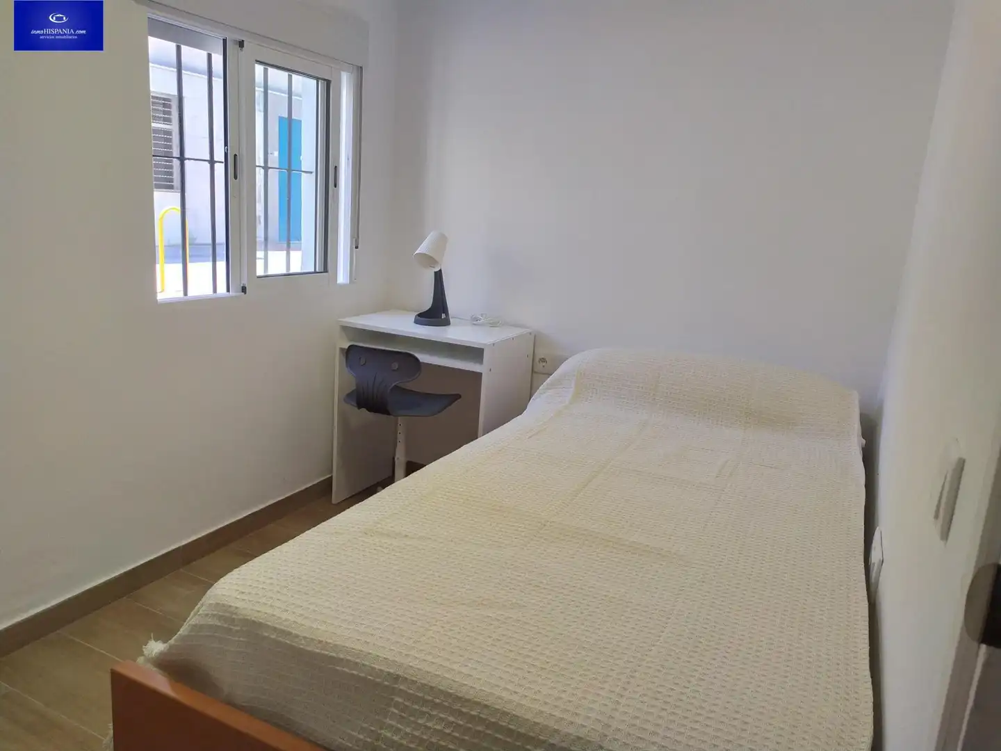 Schlafzimmer von Erdgeschoss zur Miete in Cádiz mit Möbliert