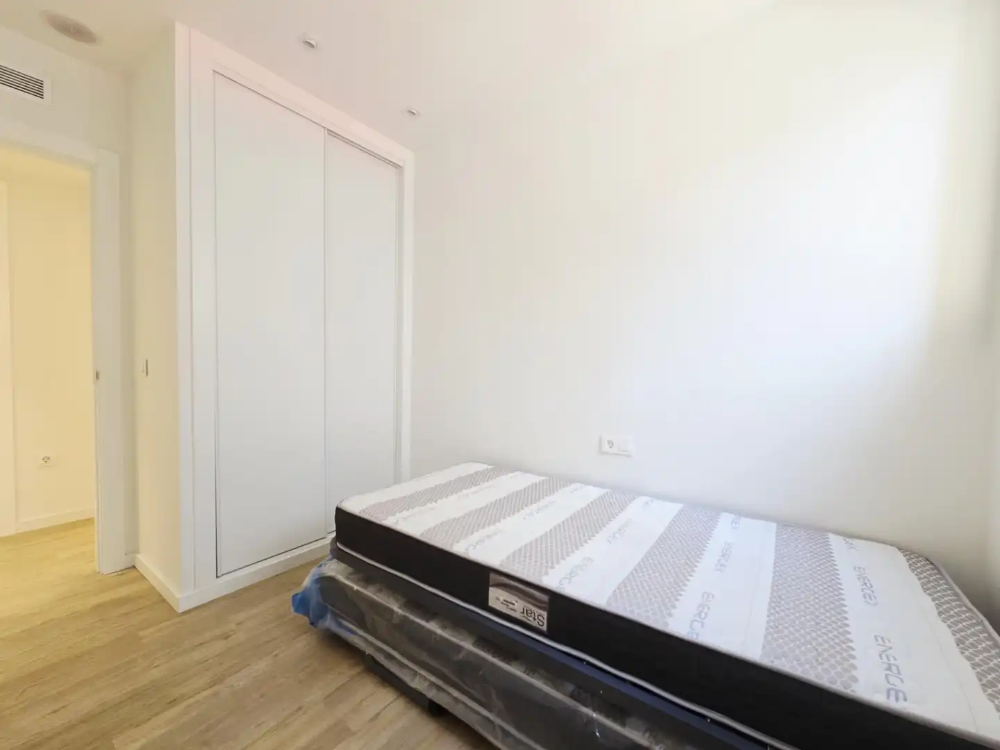 Bedroom of Flat for rent in Valencia  with Parquet flooring and Terrace