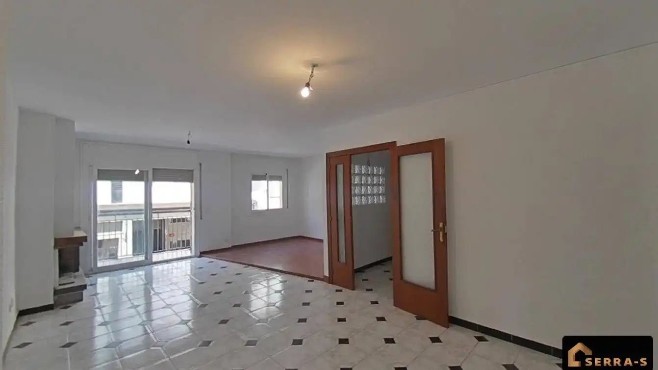Wohnung zum Verkauf in Mataró mit Balkon