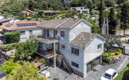 Vista exterior de Casa o xalet en venda en Martorelles amb Aire condicionat, Jardí privat i Terrassa