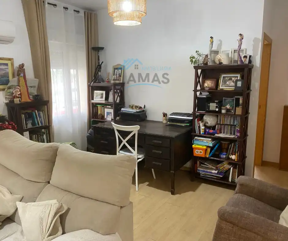 Sala de estar de Casa o chalet en venta en Navalmoral de la Mata con Aire acondicionado, Calefacción y Jardín privado