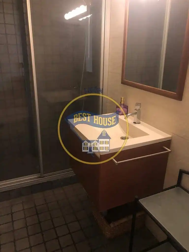 Bathroom of Apartments for sale in León Capital   with Heating and Furnished