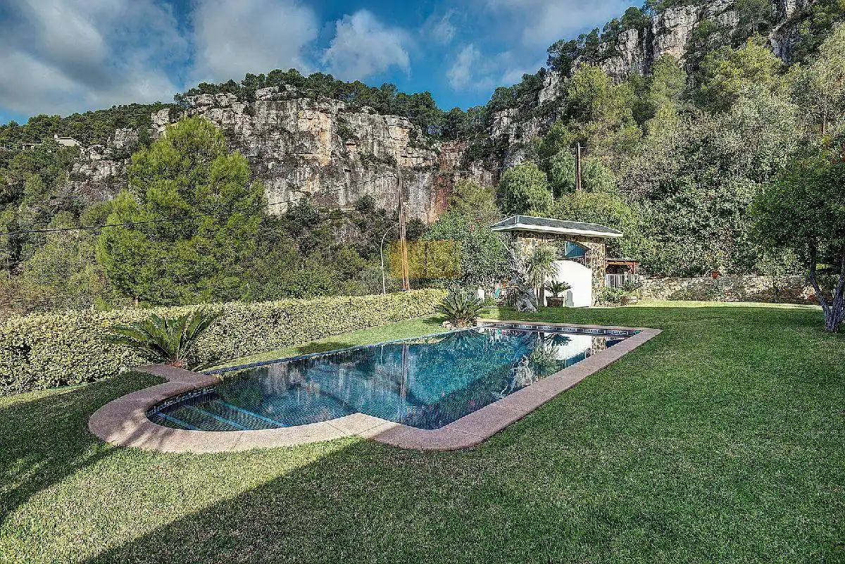 Piscina de Casa o chalet en venta en Vallirana con Aire acondicionado, Calefacción y Jardín privado