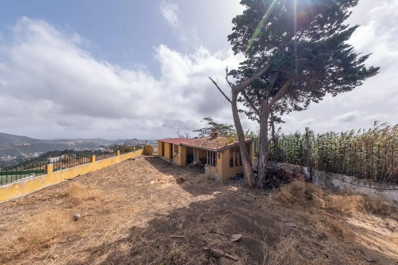 Vista exterior de Casa o xalet en venda en Santa Brígida amb Jardí privat, Terrassa i Piscina