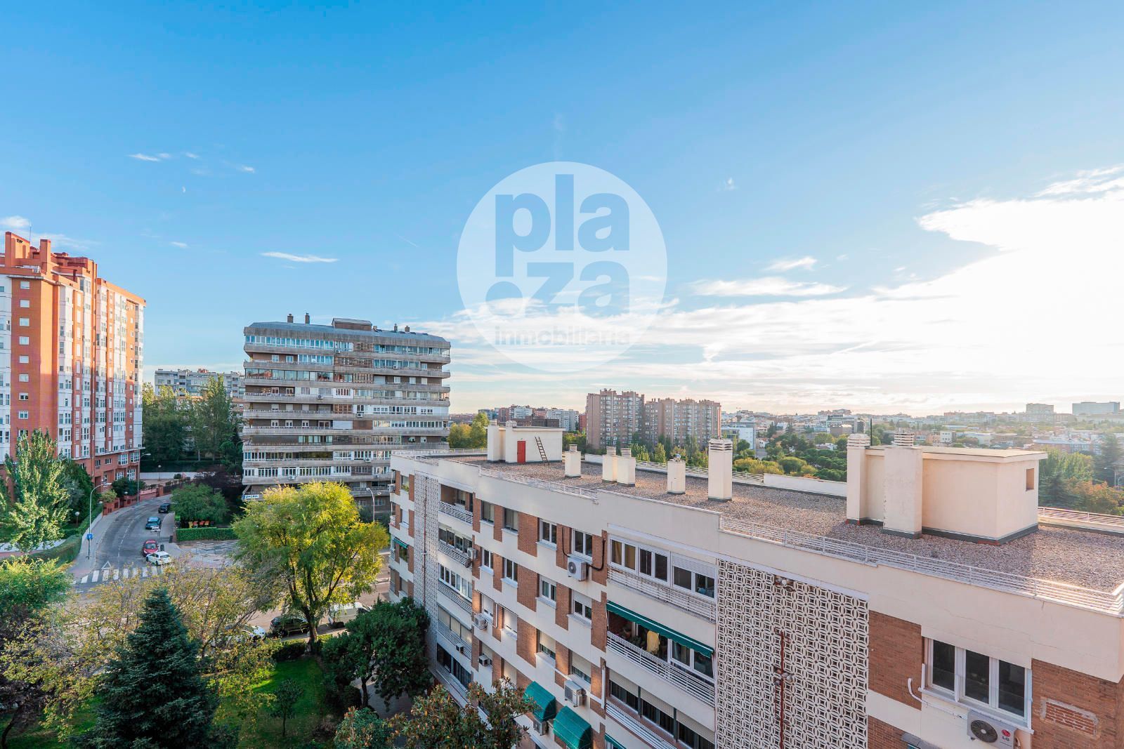 Flat for sale in RAMON Y CAJAL, Colina
