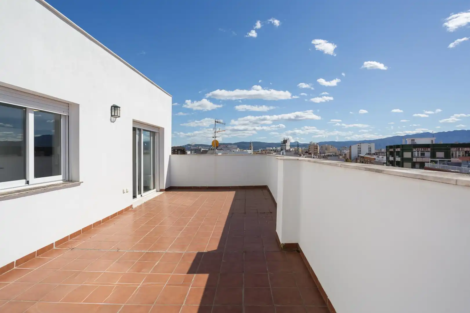 Terrasse von Dachboden zum Verkauf in Gandia mit Klimaanlage, Heizung und Terrasse