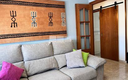 Sala d'estar de Pis en venda en Tona amb Calefacció i Terrassa