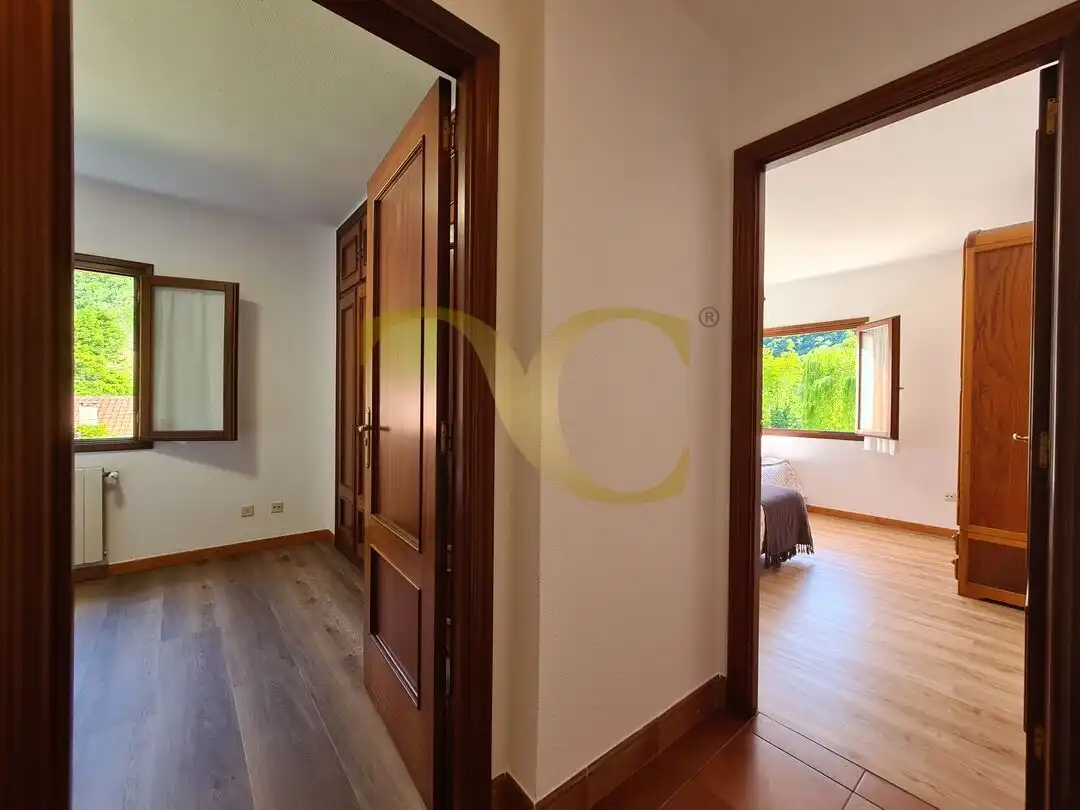 Dormitori de Casa o xalet en venda en Peñamellera Alta amb Calefacció, Jardí privat i Terrassa