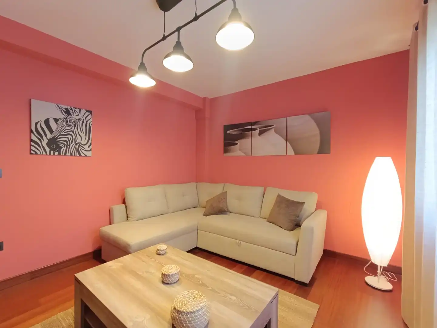 Sala de estar de Piso de alquiler en Oviedo  con Calefacción y Trastero