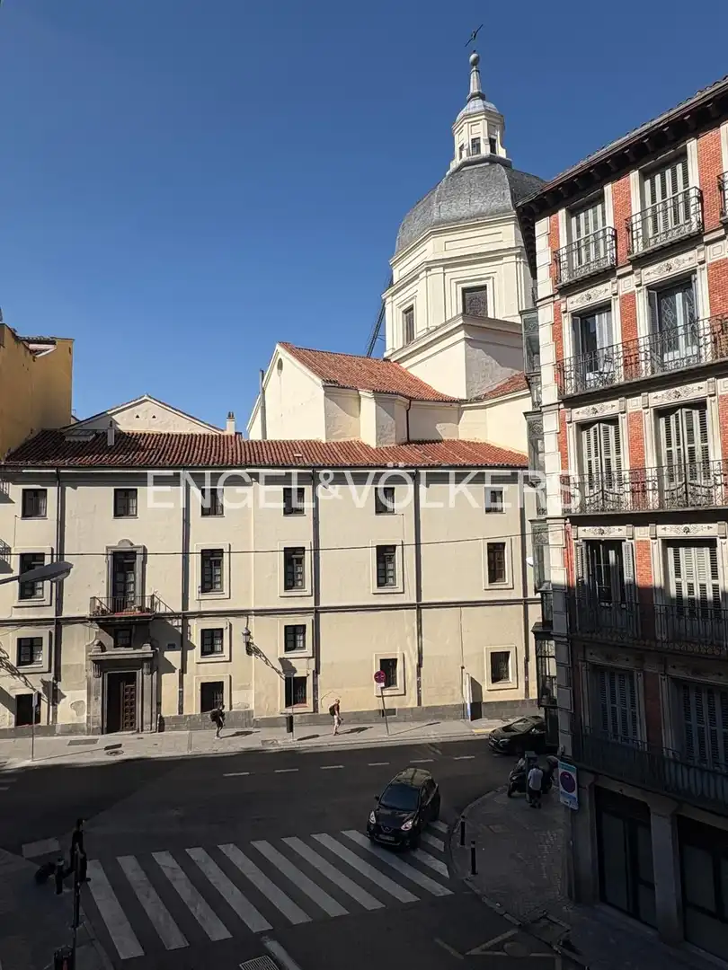 Vista exterior de Piso de alquiler en Madrid con Calefacción, Amueblado y Balcón