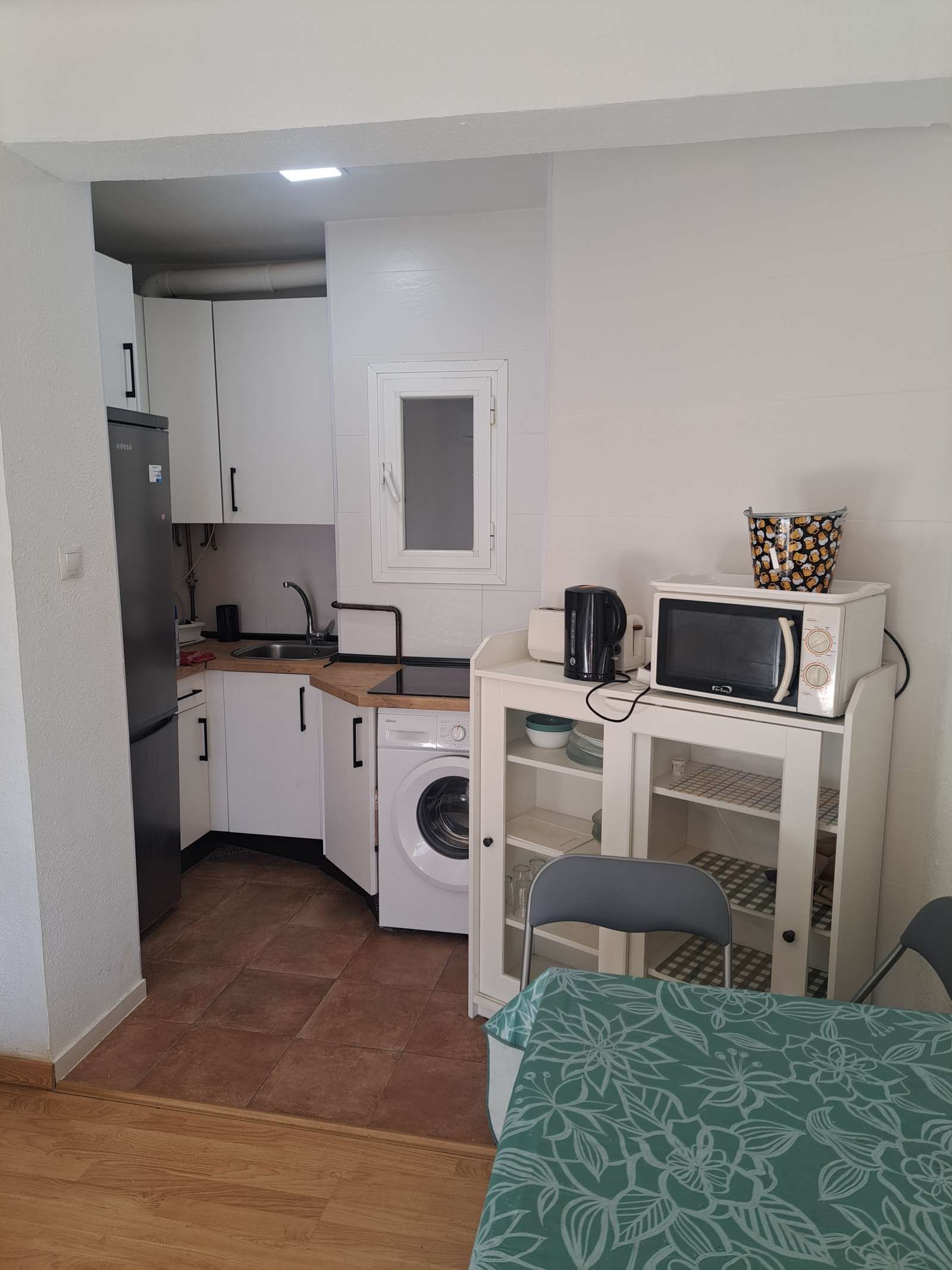 Cuina de Apartament per a compartir en  Madrid Capital amb Aire condicionat, Calefacció i Terrassa