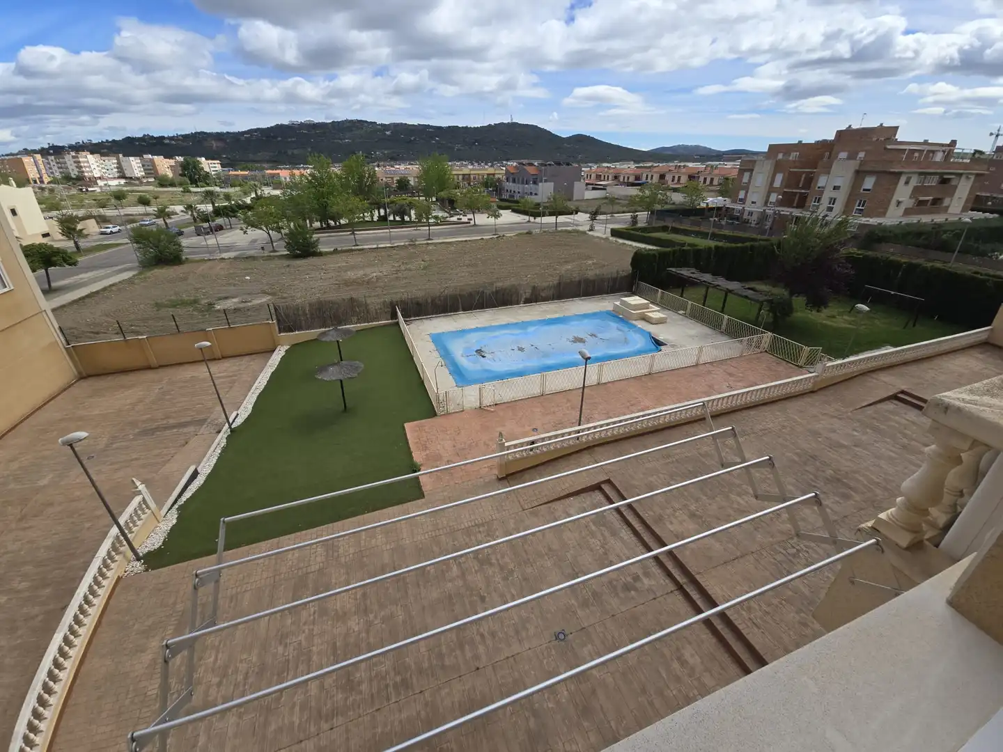 Swimming pool of Flat for rent in Cáceres  with Air Conditioner, Heating and Terrace